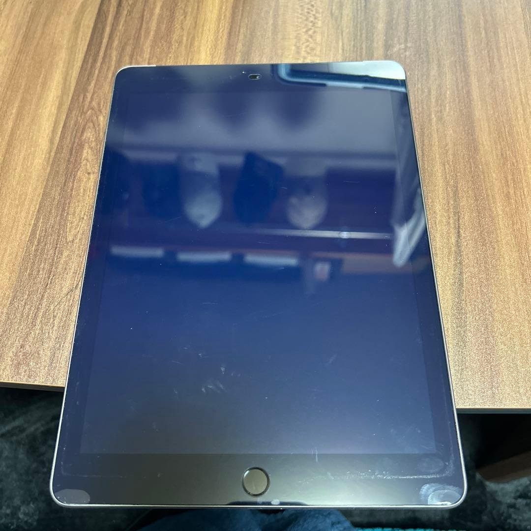 9.7インチiPad 2018 シルバー ケース付き 楽天市場】iPad 9.7 2018 ケース iPad 9.7 2017 アップルマーク 実写