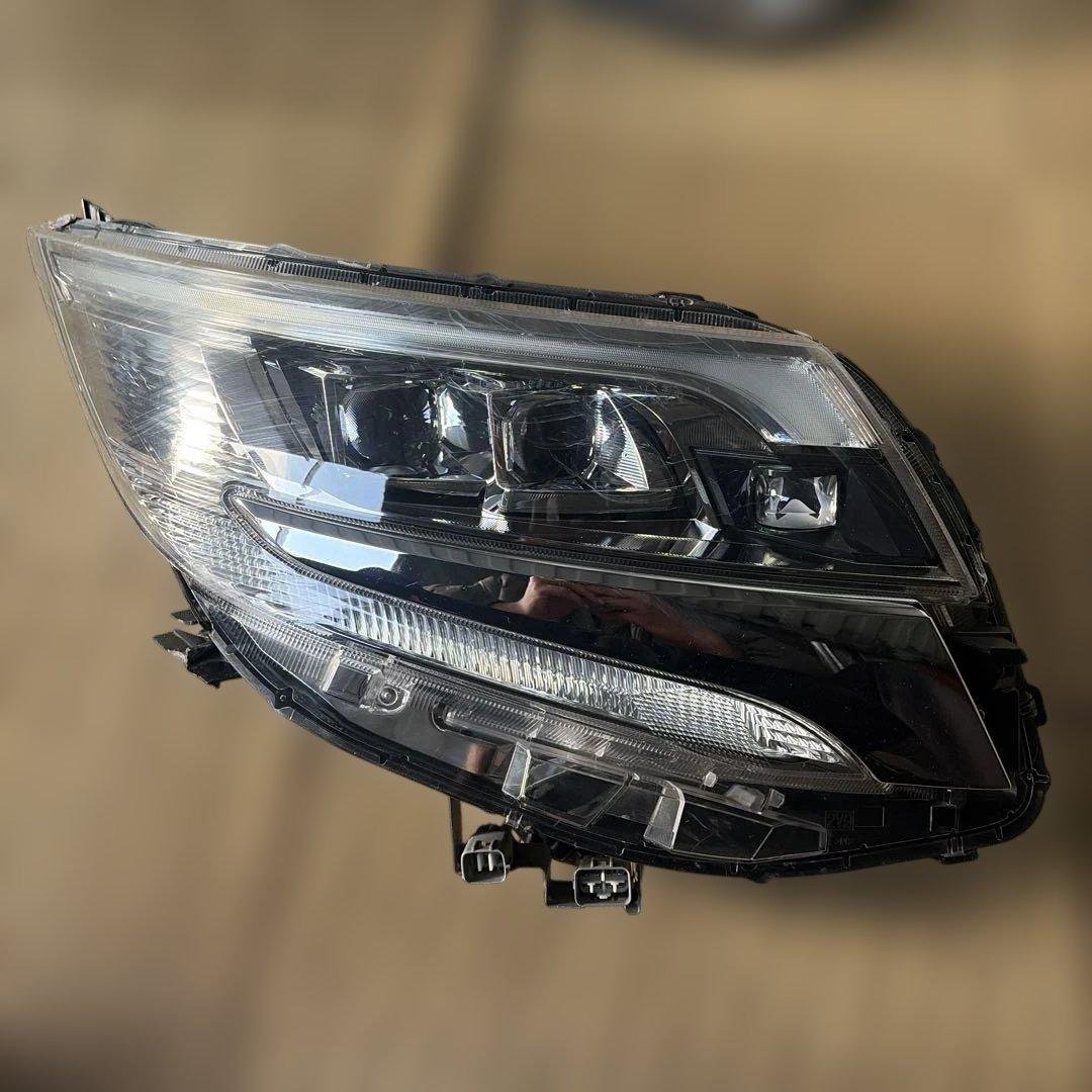 トヨタ エスクァイア ZWR80G 右ヘッドライト ジャンク品 28-241 2026年最新】Yahoo!オークション -エスクァイア ヘッドライト 右の中古