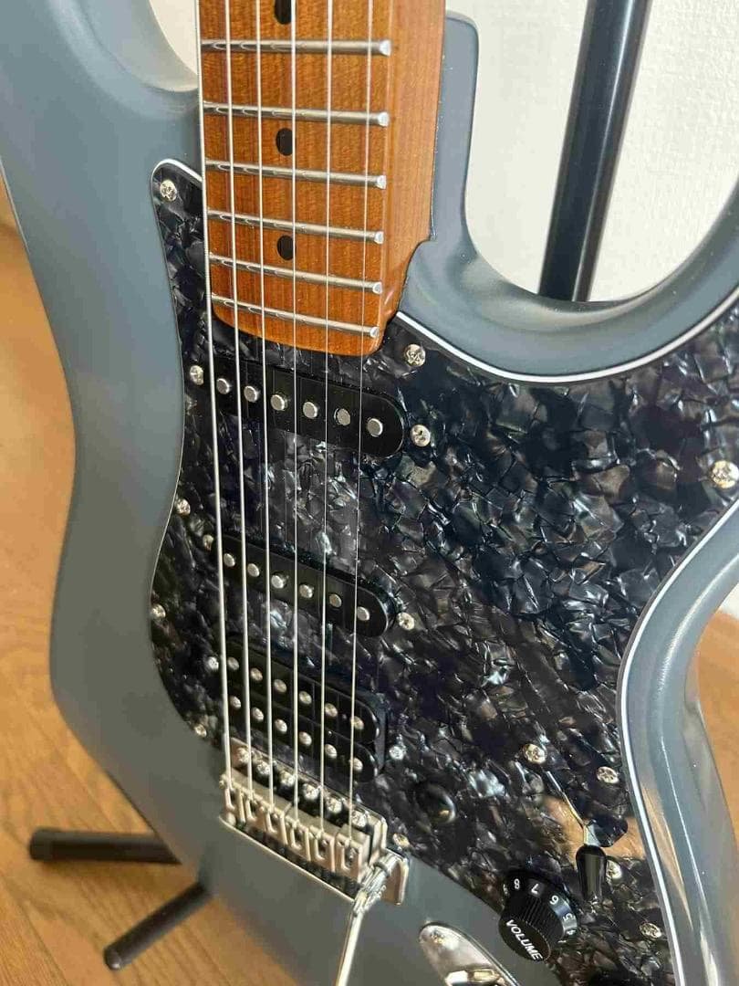 ラッカー塗装 SSHコンポーネント アルニコV ネック他各部新品のストラト